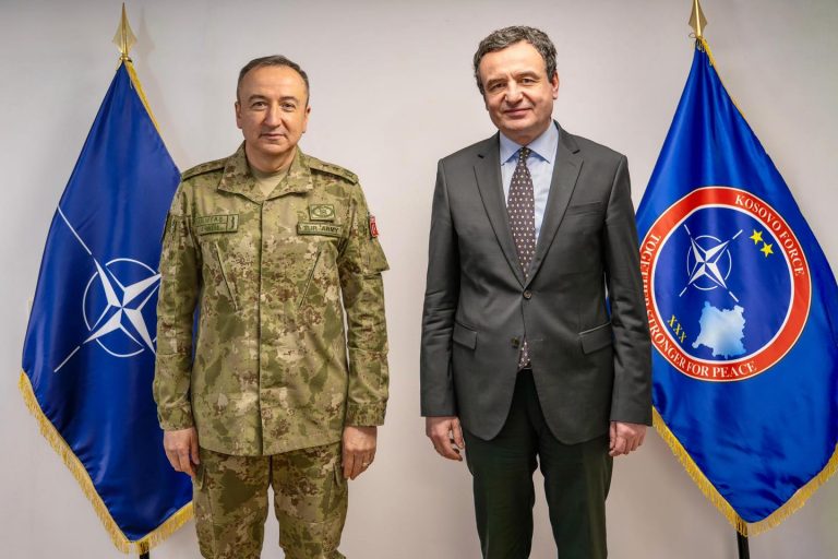 Ulutas e pret në takim Kurtin me dy ministra