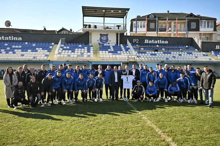 Projekti rreth 1.9 milion euro, vendoset gurthemeli për renovimin e stadiumit të Podujevës