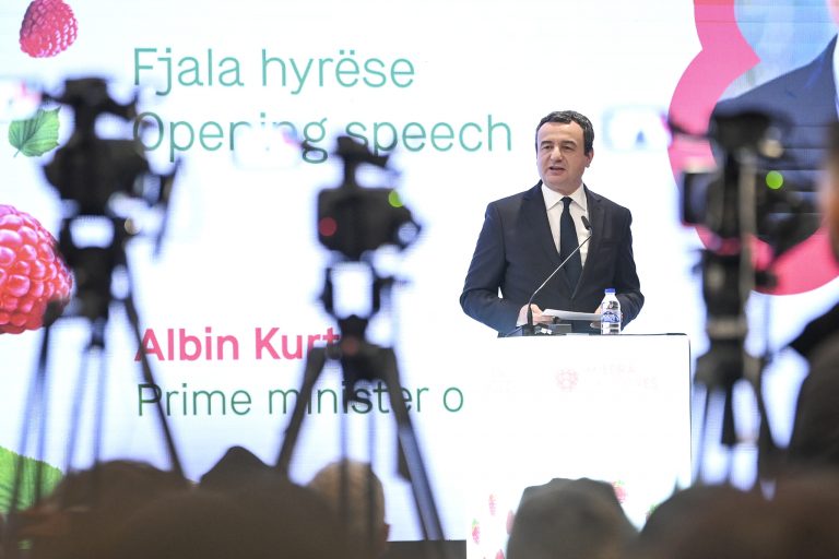 Kurti mori pjesë në Konferencën e 10-të të Mjedrës në Kosovë, theksoi prioritetet për sektorin e frutave të imëta