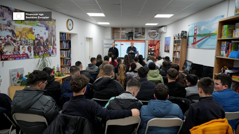 Mbahet sesioni informues për nxënësit në Këndin Amerikan në Prizren
