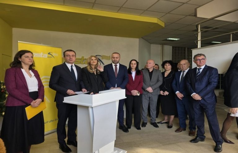 Kurti: Posta e Kosovës me 1 milion euro fitim, s`ka më operime ilegale