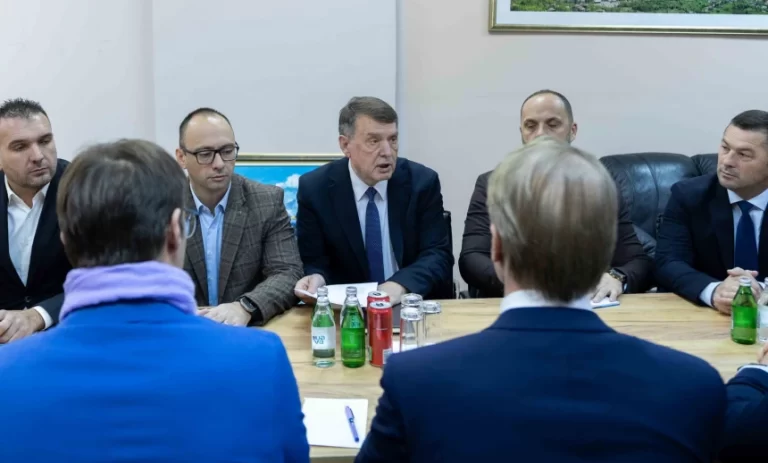 BE-ja përshëndet dorëzimin e pushtetit pa probleme në veri, kërkon angazhim konstruktiv mes autoriteteve