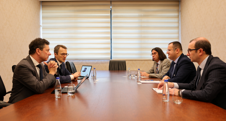 Guvernatori i BQK-së takon përfaqësuesit e Bankës Zhvillimore të Këshillit të Evropës, diskutohen zhvillimet në sektorin financiar