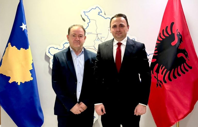 Drejtori i AKI-së viziton KOSTT-in, adresohen kërcënimet e mundshme ndaj infrastrukturës energjetike