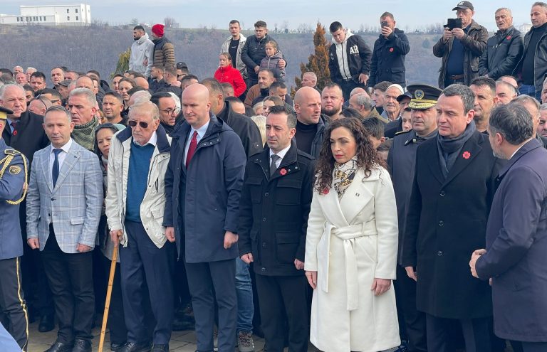 27 vjet nga Masakra e Reçakut, Osmani dhe Kurti me homazhe: Dhimbja mbetet, drejtësia mungon