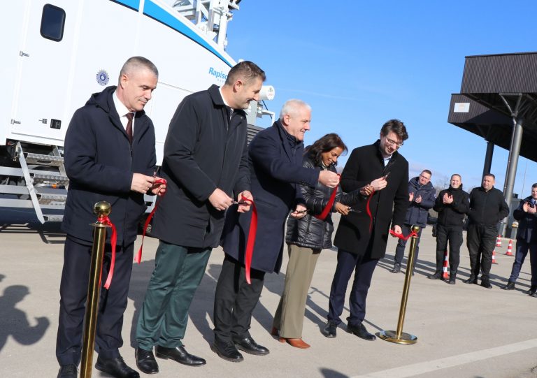 SHBA i dhuron Kosovës një skaner për siguri kufitare në vlerë 3 milionë dollarë