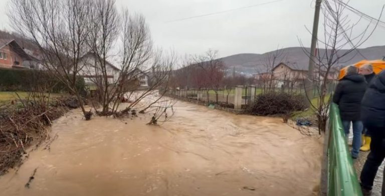 Muharremaj: Situata në Suharekë më e qetë një ditë pas vërshimeve