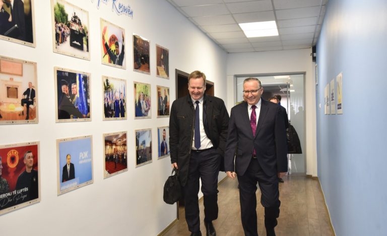 Hamza takohet me Sorensen, diskutuan​ për nevojën e konstituimit të institucioneve të reja