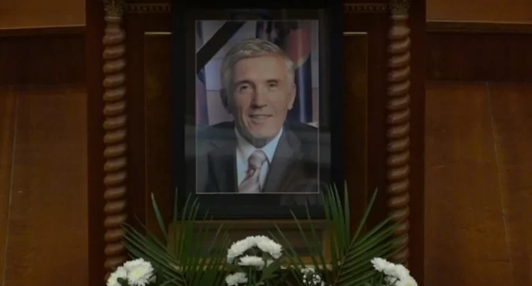 ​Nderohet jeta dhe vepra e Nexhat Dacit: Një jetë në shërbim të institucioneve dhe demokracisë