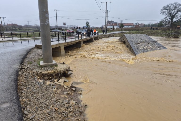 IKSHPK: Në disa rajone të Kosovës uji akoma i papijshëm