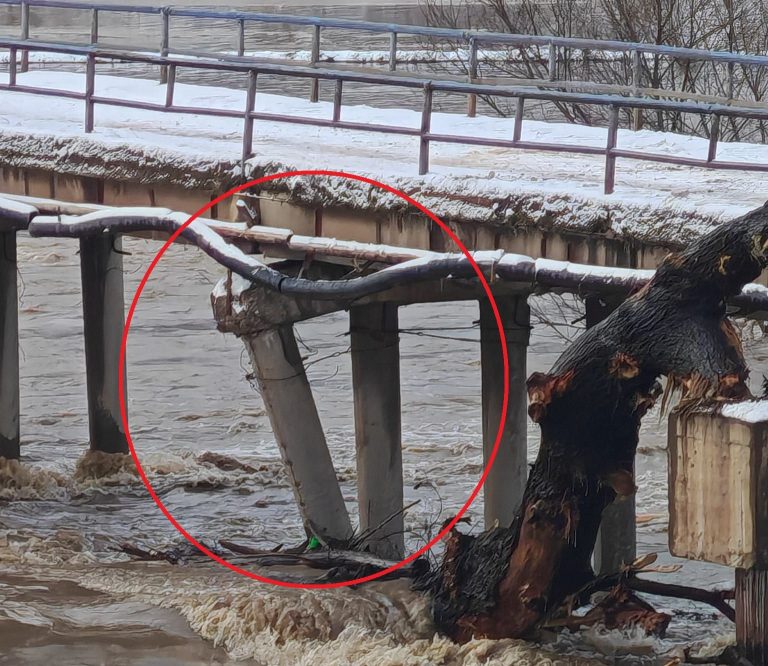 Vërshimet në veri të vendit, dëmtohet një urë në Leposaviq – mbyllet përkohësisht