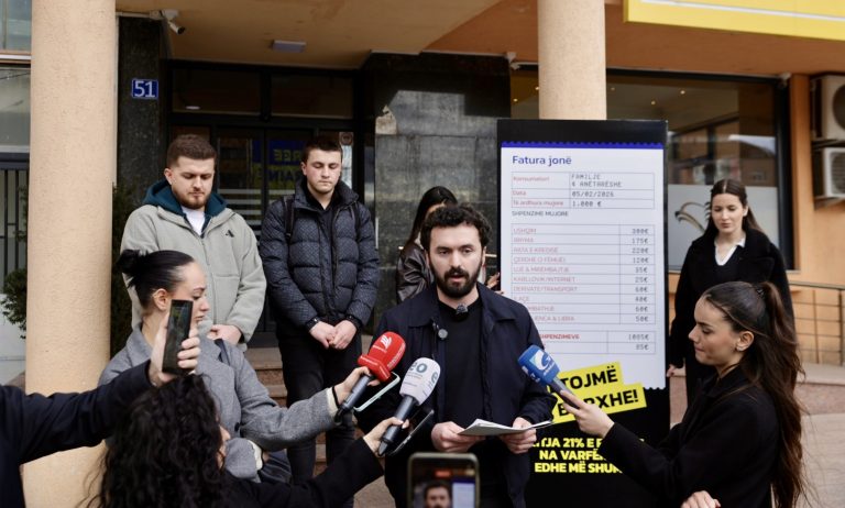 “Rritja e çmimit të rrymës na varfëron” – Rinia e PDK-së me faturë gjigante, alarmojnë për rritjen 21%